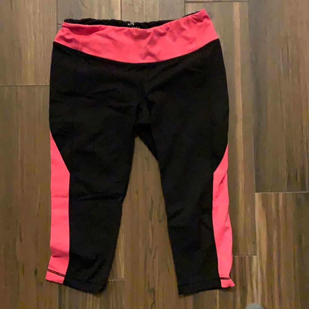 ATHLETA Large Petite cropped legging